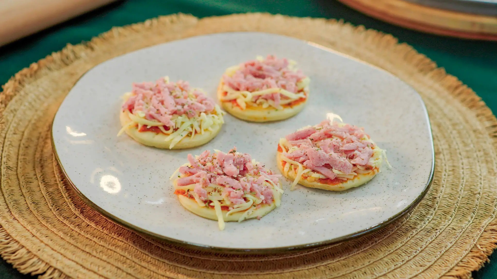 Mini pizza de Presunto e Queijo