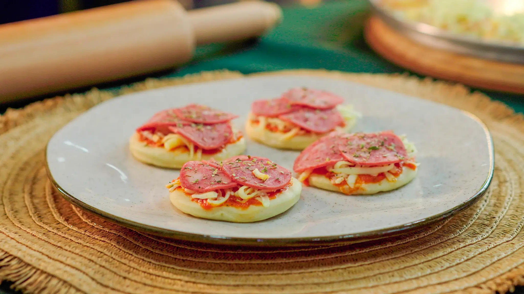 Mini pizza de Calabresa